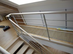 Escalier avec garde corps vitré - Bernard Fromentoux.jpg